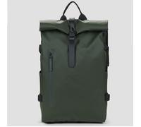 La Rolltop Rucksack Large de Rains es una mochila urbana estilosa y práctica, hecha de un tejido de poliuretano resistente e impermeable que mantiene tus cosas seguras y secas. Con una capacidad gener