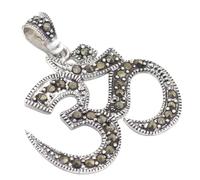 Rajasthan Gems Colgante indio Om Aum hecho a mano de plata de ley 925, piedra marcasita, yoga, meditación, regalo para mujeres G271