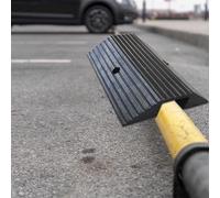 Rampa de escalera Rampas de borde de carretera para automóviles de perfil bajo, rampas de puente para sillas de ruedas y puertas, rampas de goma para discapacitados para puertas de entrada (80 x 40 x