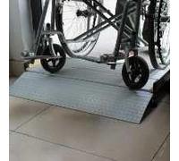 Rampa para bordillos, Rampa de Acceso for Silla Ruedas for Puerta Interior y Exterior, rampa Entrada Aluminio, Puente Antideslizante for Scooter, Motocicleta(134 * 74 * 15cm)