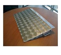 Rampa portátil 70cm ancho x 35cm largo x 8cm alto