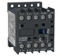 RCGKNNMUZ Contactor tripolar de Control de CC de Baja Potencia TeSys Serie K, 9 A, 24 V CC, Bobina de Amplio Voltaje; LP4K0901BW3