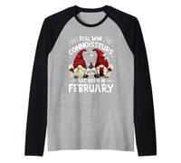 Real Wine Connoisseur Birthday Gnomes Are Born In February Camiseta Manga Raglan