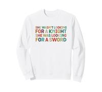 Regalo de fantasía para el Día Internacional de la Mujer con She Wasn't Looking For Knight Strong Sudadera