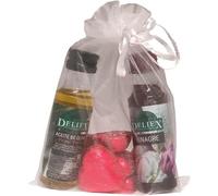 Regalo para comunión con miniaturas de Aceite de Oliva y Vinagre de Jerez D.O. con bombones corazón de chocolate en bolsa de organza