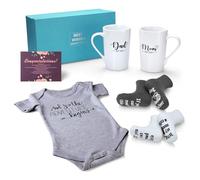 Regalos de embarazo para madres por primera vez - Mamá y papá Est 2021 397 ml juego de tazas con mameluco y calcetines para bebé, tarjeta de felicitación, regalos para padres nuevos para mamá y papá
