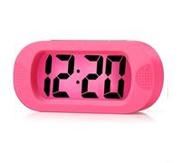 Reloj despertador digital LCD con números jumbo, función de repetición, retroiluminación suave, funda de silicona a prueba de golpes, tiempo de 12/24 horas, alimentación de batería USB o AAA (rosa)