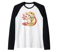 Reptile Keeper Pet Owner Cute Bearded Dragon Hugging Axolotl Camiseta Manga Raglan