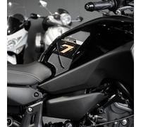 Resin Bike Adhesivos de Moto Compatibles con Yamaha Tracer 7 GT 2021-2024 Oro. Protección Latérales del Tanque de Choques y Arañazos de Moto. Par de Pegatinas 3D Resinadas Made in Italy