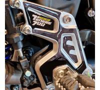 Resin Bike Adhesivos Moto Compatibles con Yamaha Tenere 700 World Raid 2022-2025. Protectores Grip Talonera de Pedana Antirrayas y Antigolpes. Par de Adhesivos Resinados 3D Made in Italy