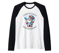 Retired Nurse GNOME Saying I Need To Retire from Retirement Camiseta Manga Raglan