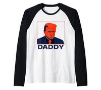 Retrato de arte pop estoico Trump con leyenda "Daddy" Camiseta Manga Raglan