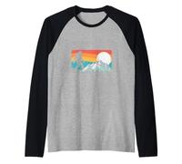 Retro Bigfoot Silhouette Rocky Mountains 80s Graphic Camiseta Manga Raglan