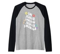 Retro Groovy Im Jesus Doing Jesus Things Funny Día de la Madre Camiseta Manga Raglan