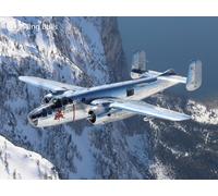 Revell Set de regalo 05643 B-25J Mitchell: Flying Bulls 25º aniversario, escala 1:48, kit de modelo de plástico sin construir con accesorios