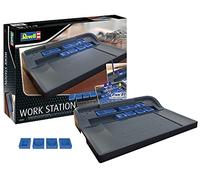 Revell Work Station 39085 - Estación de Trabajo para maquetas, Soporte para cepillos, 4 Insertos para Herramientas y Accesorios, Orificio para Alfombrilla de Corte (39056), Orden y eficiencia en la