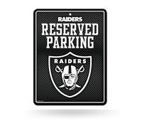 Rico Industries NFL Football Las Vegas Raiders - Letrero de estacionamiento de metal de fibra de carbono de 8.5 x 11 pulgadas, ideal para cueva de hombre, dormitorio, oficina, decoración del hogar