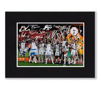 RJR PRINTS Tottenham Hotspur 2025 Europa League Final Squad firmada 2025 Impresión fotográfica montada de 8 x 6 pulgadas con firmas preimpresas que sería un gran regalo para cualquier fan y está listo