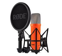 RØDE NT1 Signature Series Gran micrófono de condensador de diafragma grande con montaje de choque, filtro pop y cable XLR para producción musical, grabación vocal, transmisión y podcasting (Naranja)