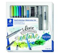 Rotulador Fibra Staedtler Hand Lettering Watercolour Set De 11 6X 3001 Rotulador Acuarelable Doble Punta 1X 308 05-9 Pigment Liner 1X 100-2B Lumograph 1X Marcador Metalizado 1X 949-M Pincel 1X 526 B30