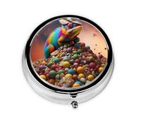 RRKDOY Chameleon in The Candy Pile - Pastillero redondo con 3 compartimentos para almacenamiento de pastillas y viajes portátiles