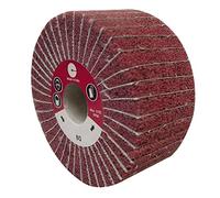 Rueda mixta con núcleo resistente, alta durabilidad y versatilidad, ideal para diversas actividades y terrenos.