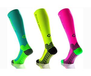 RUNATTACK es la Media de compresión para Deporte de Under Pressure (compresión: 18-21mmHg), Made in Germany! (borgoña, 43-46 (Pantorrilla:32-44cm))