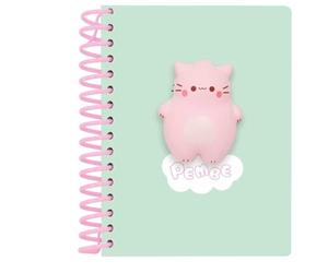 Safta | Libreta con Anillas Pembe The Pink Cat, Bloc de Notas Escolar con Frontal Squishy 3D Antiestrés, Tapa Dura Estampada, Espiral Rosa, Medidas 13,5x1,9x17,9 cm