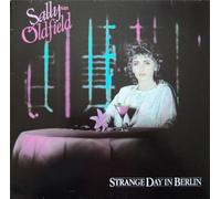 Sally Oldfield - Strange day in Berlin / Vinyl record [Vinyl-LP]