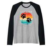 Salvador Home For Wayward Dogs Apellido Camiseta Manga Raglan