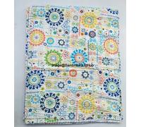 Sambhav Quilt Hub Manta de algodón Kantha hecha a mano con estampado floral de Suzani, color blanco, manta de ropa de cama estilo bohemio, hippie, tamaño Queen/King, colcha Kantha (King 108 x 108