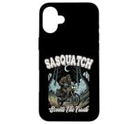 Sasquatch Scouts The Trails Funny Bigfoot Motocicleta de equitación Carcasa para iPhone 16 Plus