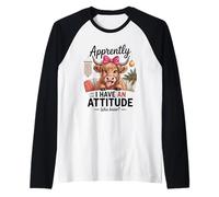 Sassy Highland Cow Aparentemente Tengo una Actitud Divertido Camiseta Manga Raglan