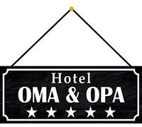 Schatzmix Blechschild Hotel OMA Opa fünf Sterne Metallschild 27x10cm Wanddeko mit Kordel Cartel de hojalata, Chapa metálica, Multicolor, 27x10 cm