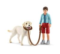 Schleich 42478 Farm World Play Set - Niño paseando a un Perro Labrador Retriever, Juguetes a Partir de 3 años