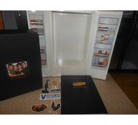 Seinfeld - The Complete Series (Exclusive Limited Edition Refrigerator Replica Packaging, Exclusive Magnets, Official Coffee Table Book and Bonus Disc)