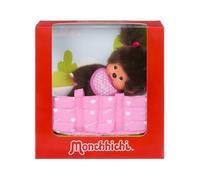 Sekiguchi 204069 - Niña Monchhichi Original con Peto Rosa con Corazones y Cuna, Peluche de Aproximadamente 20 cm de Altura Fabricado en Felpa marrón