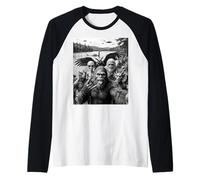 Selfie de criptids ovni del Monstruo del Lago Ness, alienígena de Bigfoot Camiseta Manga Raglan