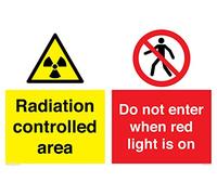 Señal con texto en inglés "Do not enter when red light is on", 600 x 400 mm, A2L