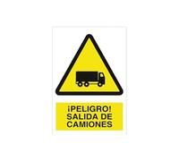 Señal de advertencia de peligro salida de camiones. Tamaño y material a elegir.