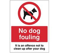 Señal de seguridad rígida de PVC con texto en inglés "No dog fouling It is a offence not to clean up after your dog"