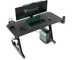 SENSE7 Mesa Gaming 140x60 cm con Gancho para Auriculares y Portavasos | Soporte de Controlador, Superficie de Fibra de Carbono, Diseño Ergonómico, Juegos de PC, Escritorio gamer