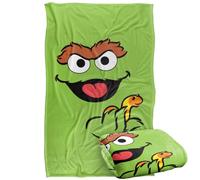 Sesame Street Oscar The Grouch Holding Slimey Manta súper Suave con Tacto Sedoso - 91 x 147 cm