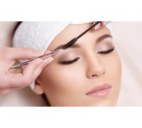 Sesión de diseño y depilación de cejas con cera o pinzas