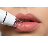 Sesión de rehidratación de labios con dermapen y vitaminas + 1 gema dental