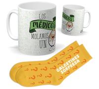 Set para Médicos y Sanitarios | Taza “SER MÉDICO MOLA UN HUEVO” + Calcetines Sorpresa | Regalo Original y Divertido para Hombre o Mujer | Perfecto para Cumpleaños, Navidad, Hospital y Consultas