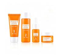 Set Viso 4 Pezzi con Detergente 30 ml, Tonico 30 ml, Siero 10 ml e Crema 15 g, Vitamina C, Kit Idratante Viso, Confezione Regalo Donna