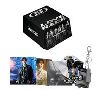 SF9 - SF9 - 15th Mini Album [LOVE RACE] (MD Ver.) Out Box + Silver Pouch Keyring + Logo Nickel Keyring + Postcard Set + Holder + CD-R + Lyric Paper + Sticker Pack + Selfie Photo Card