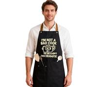 SHARPDO Divertido delantal negro para hombres y mujeres - BBQ & Kochschürze con texto | Grillschürze Herren Damen | Geschenkidee zum Geburtstag & Vatertag (1, AP03)