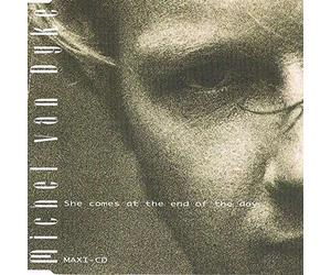 She comes at the end of the day [Single-CD]